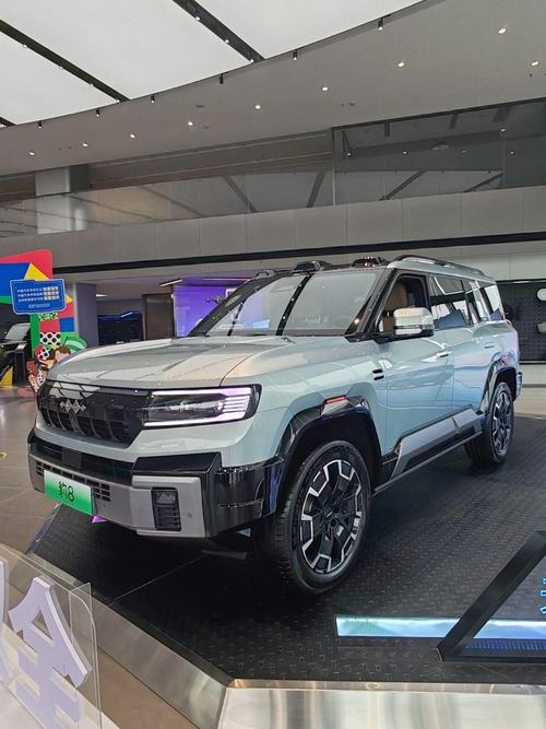 成都238比亚迪方程豹硬派越野的爆款，英菲尼迪35周年与你共成长